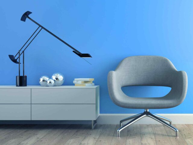 https://fiou.company/wp-content/uploads/2017/05/image-chair-blue-wall-640x480.jpg